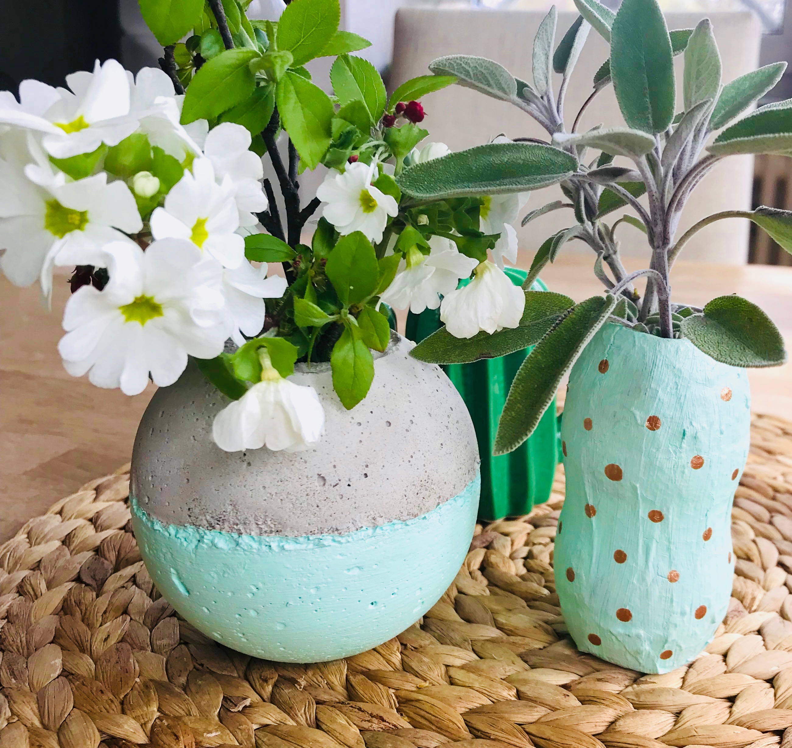 DIY Blumenvase to go - Vase aus Plastikflasche selber machen